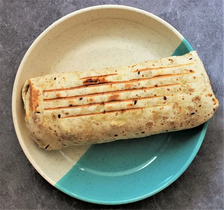 Zdjęcie Ile kcal ma tortilla kebab? Zaskakujące różnice w kaloriach!