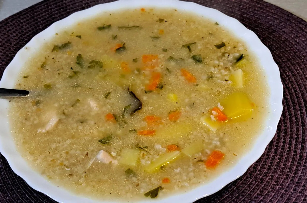 Zdjęcie Jaka zupa na golonce wieprzowej? Sprawdź pyszny przepis krok po kroku