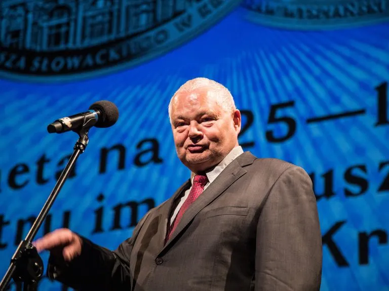 Zdjęcie Czy Glapiński ma dzieci? Szokujące fakty o jego życiu rodzinnym