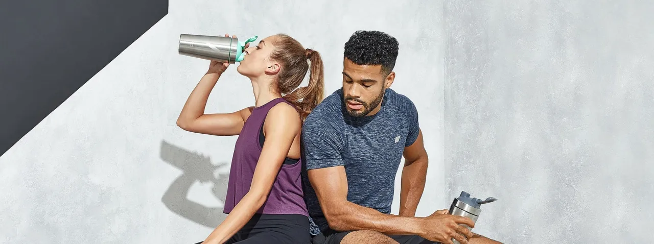 Zdjęcie Shake proteinowy przed czy po treningu - co wybrać dla lepszych wyników?