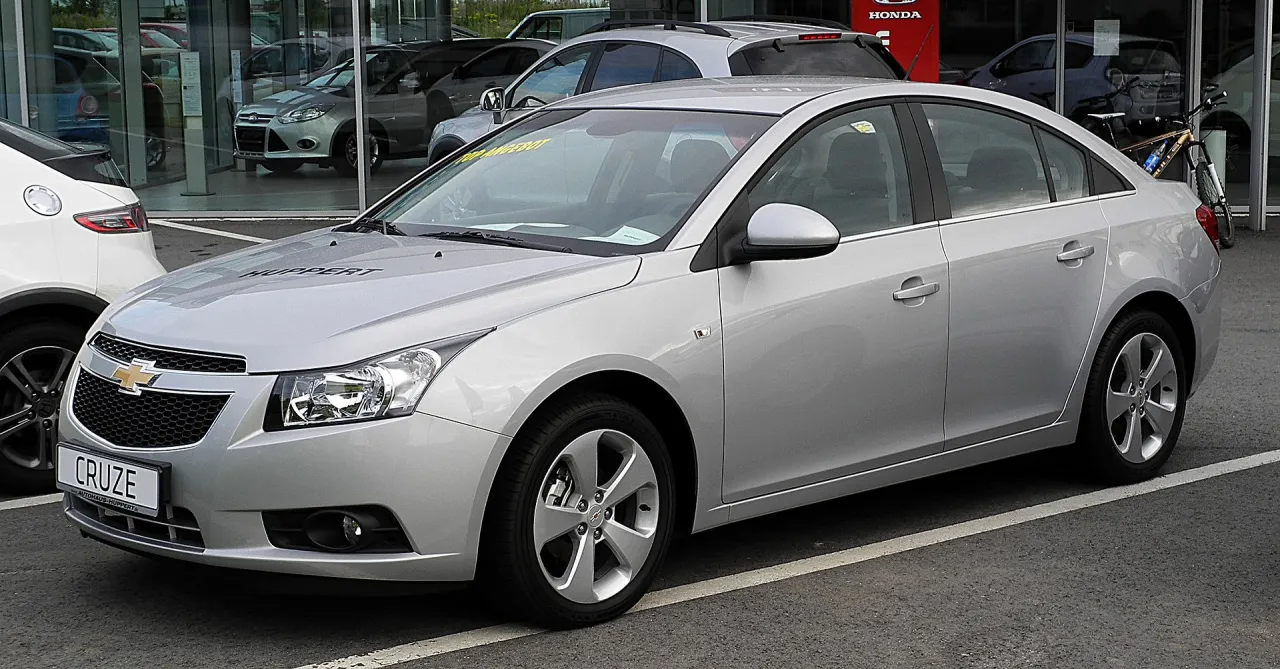 Zdjęcie Chevrolet Cruze jaki silnik wybrać? Poznaj najlepsze opcje silnikowe
