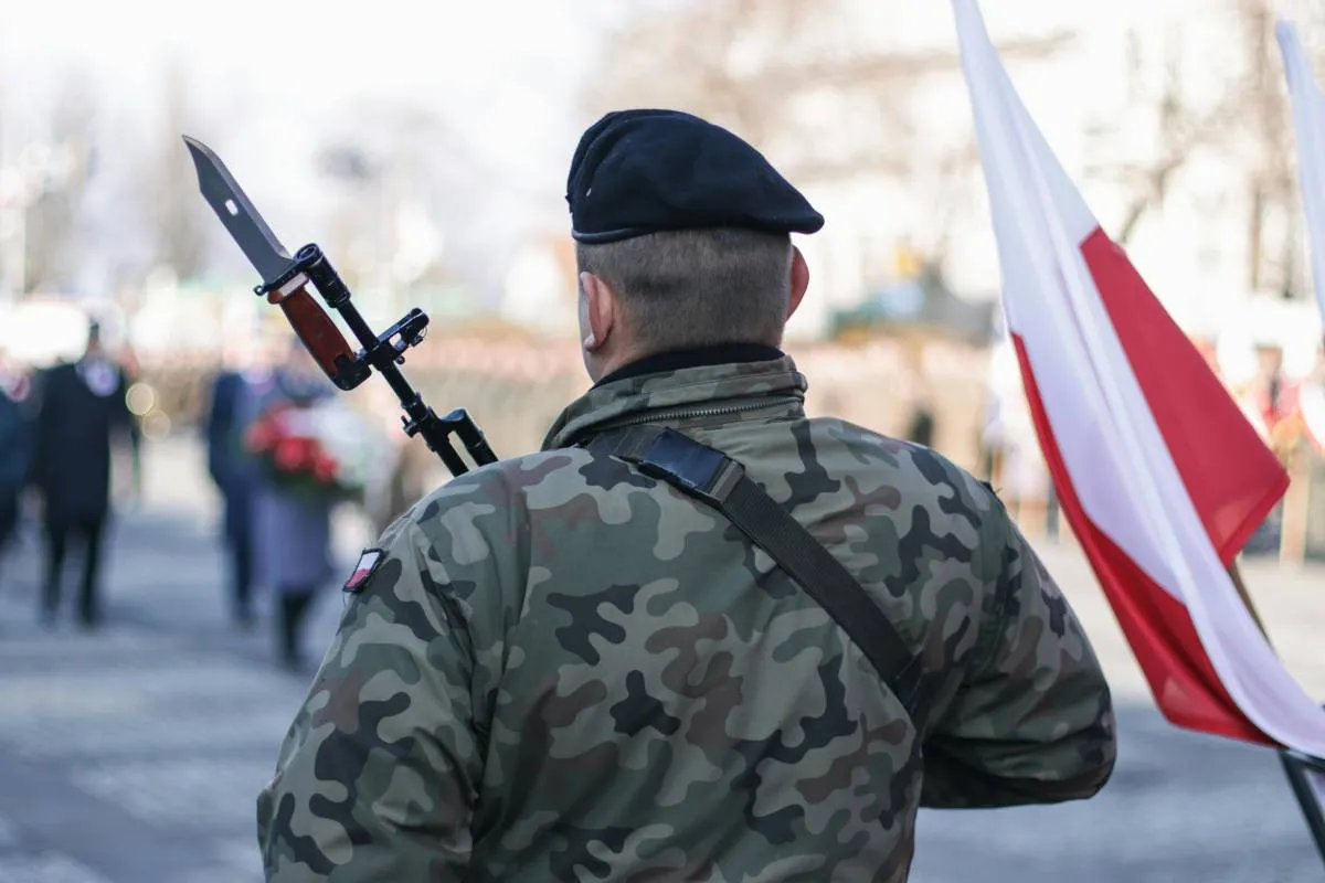 Zdjęcie Czy zasadnicza służba wojskowa wlicza się do emerytury? Sprawdź to!
