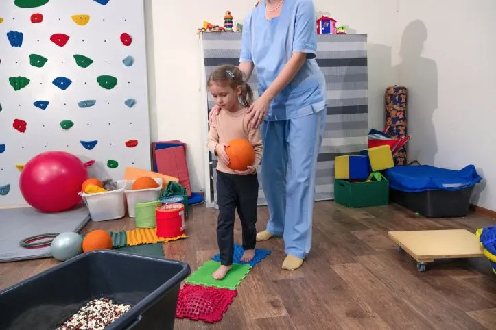 Zdjęcie Terapia sensoryczna: Jak poprawić rozwój dziecka z zaburzeniami?