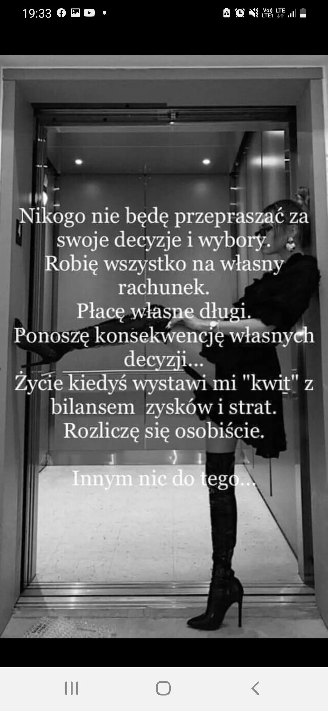 Zdjęcie Znaczenie outfit 7 koła w piosence Wielka szkoda – luksus i styl życia