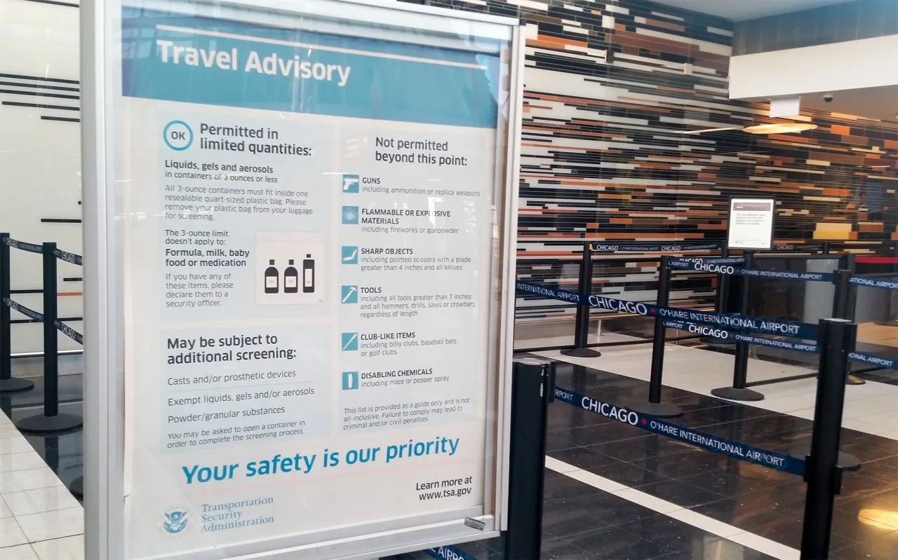 Zdjęcie Czy można przewozić suplementy samolotem? Oto co musisz wiedzieć