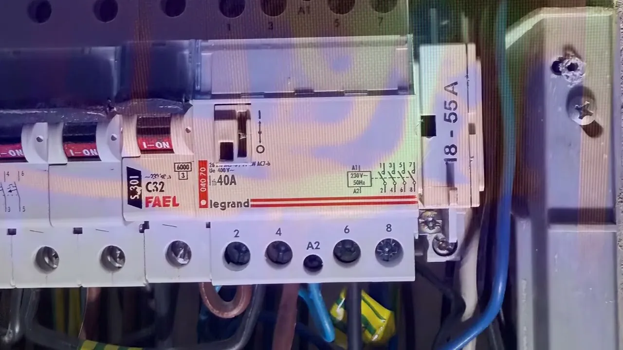 Zdjęcie Ile kosztuje montaż rozdzielni elektrycznej? Sprawdź, by nie przepłacić