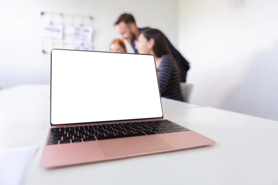 Zdjęcie Umowa na zastępstwo czy warto? Poznaj zalety i wady tego rozwiązania