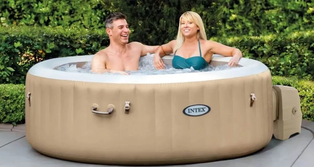 Zdjęcie Jak jacuzzi Intex Pure Spa może poprawić Twój relaks w ogrodzie