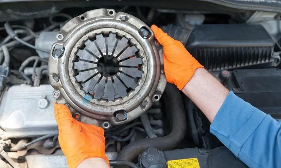 Zdjęcie Jak wymienić sprzęgło w Cinquecento 700 - krok po kroku z poradami