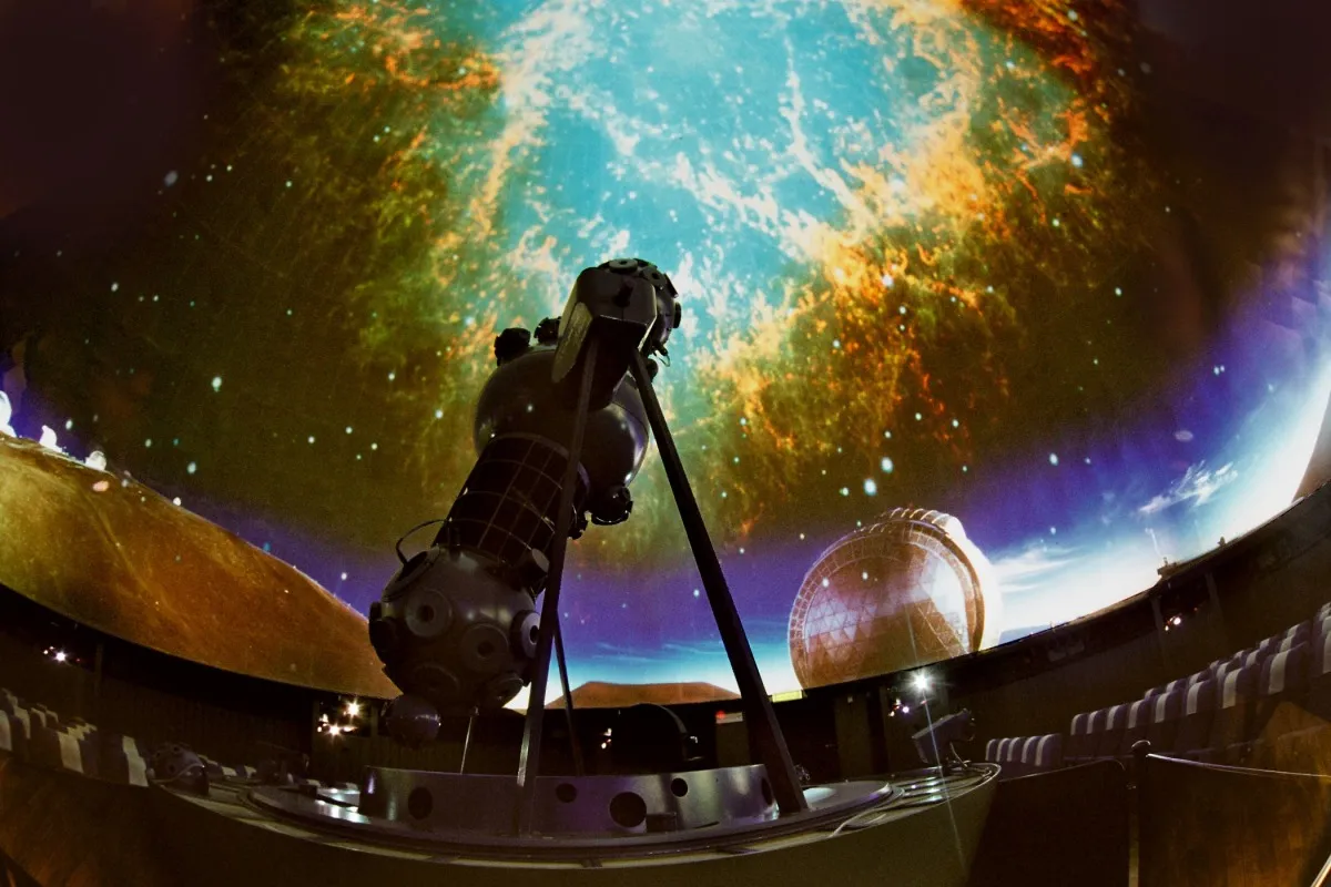 Zdjęcie Toruń atrakcje planetarium – fascynujące pokazy i interaktywne wystawy