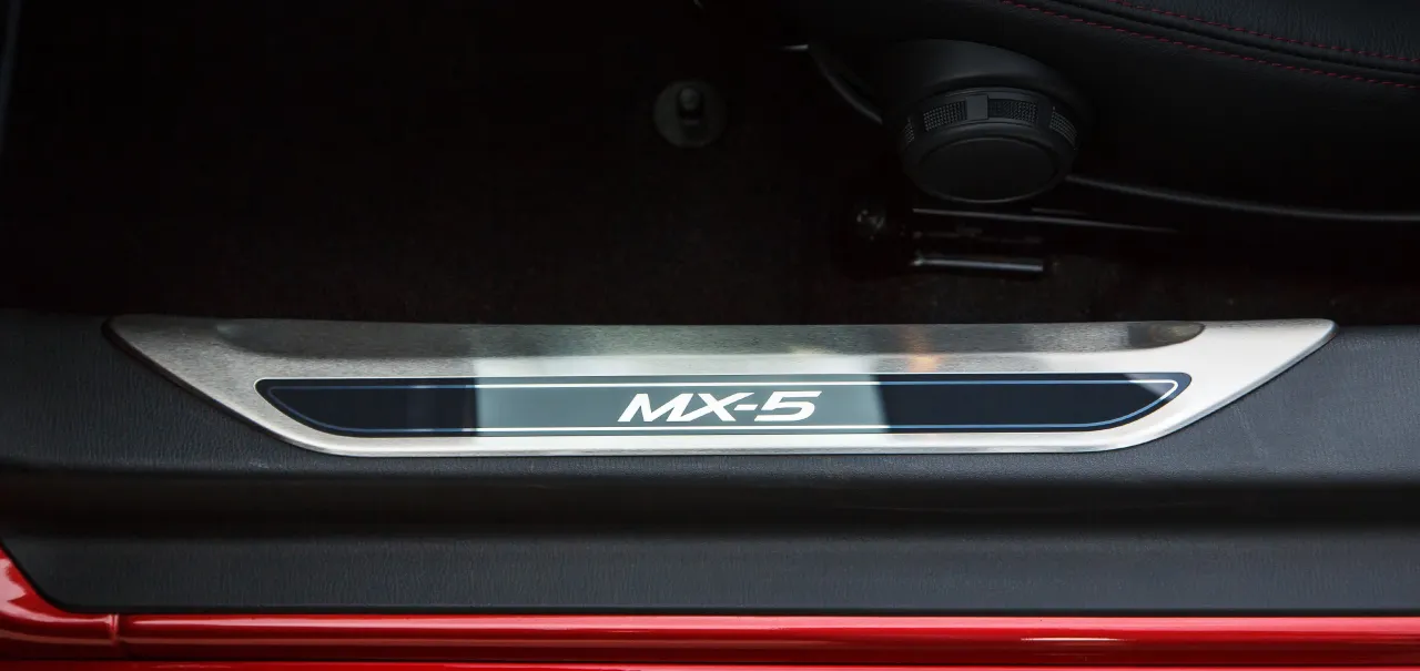 Zdjęcie Najlepsze spoiwery do Mazda MX-5: materiały, montaż i ceny