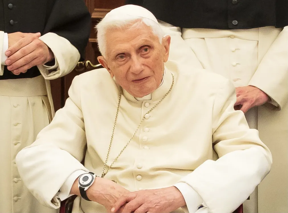Zdjęcie Ile lat miał papież Benedykt XVI w chwili śmierci? Zaskakujące fakty!