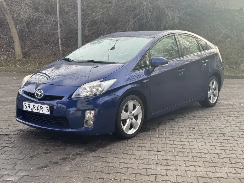 Zdjęcie Używana Toyota Prius – czy to mądra inwestycja, czy pułapka?