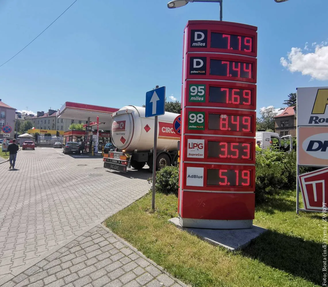 Zdjęcie Ile kosztuje diesel w Czechach - nie daj się zaskoczyć cenami!