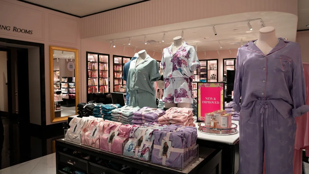 Zdjęcie Piżamy Victoria's Secret: Przewodnik po rozmiarach, modelach i cenach