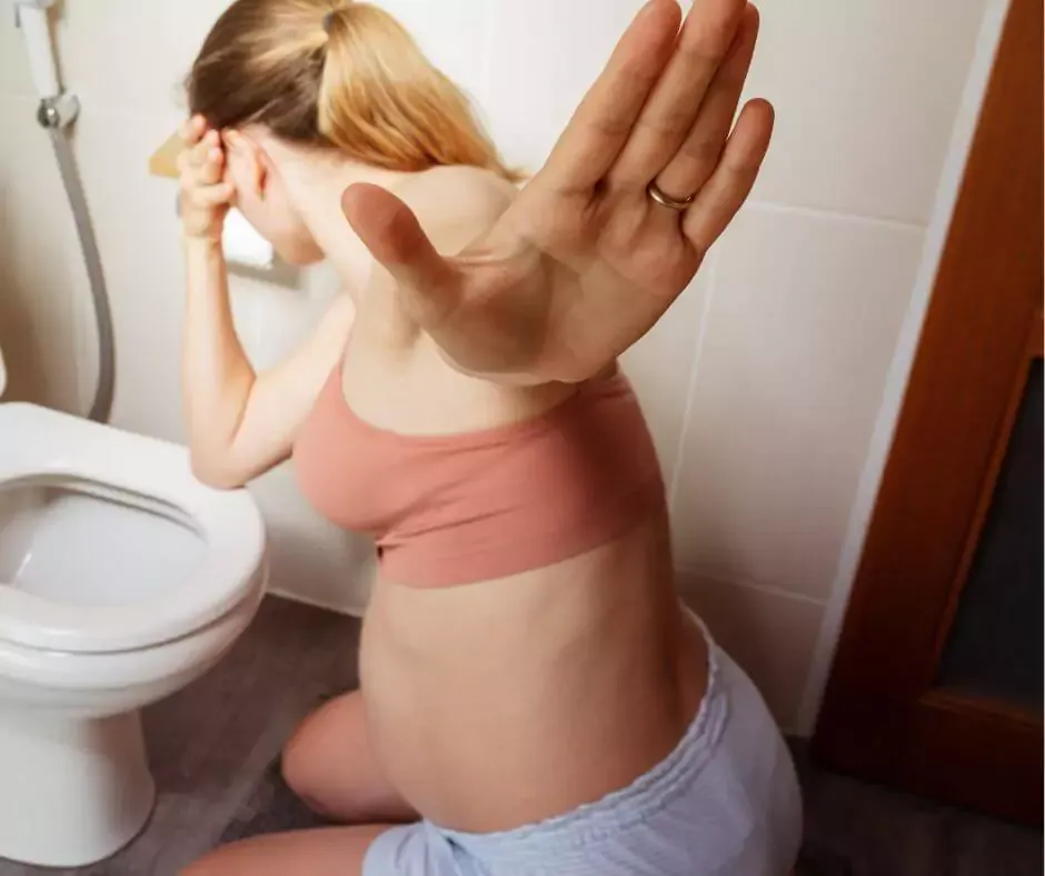 Zdjęcie Kiedy wymiotuje się w ciąży? Oto, co musisz wiedzieć o objawach i przyczynach