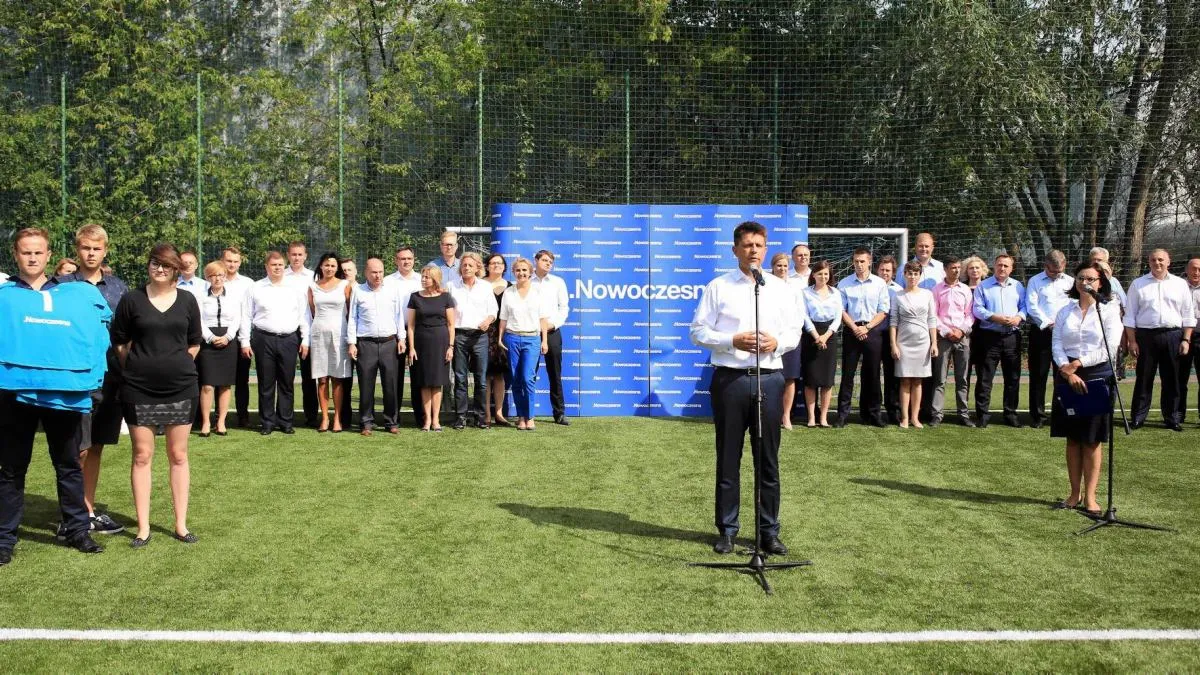 Zdjęcie Gdzie jest Petru? Odkryj jego aktualne działania i lokalizację