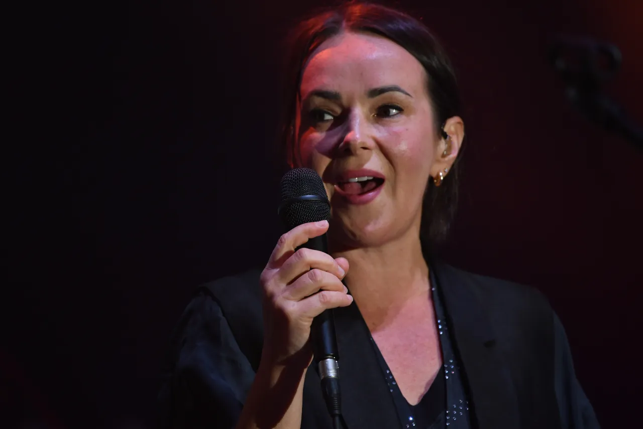 Zdjęcie Kasia Kowalska Nobody: Historia i Znaczenie Kultowego Singla