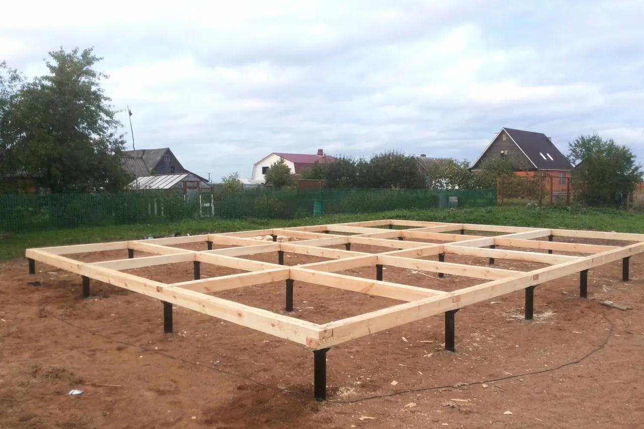 Zdjęcie Dom na słupach fundamentowych: zalety i wyzwania budowy