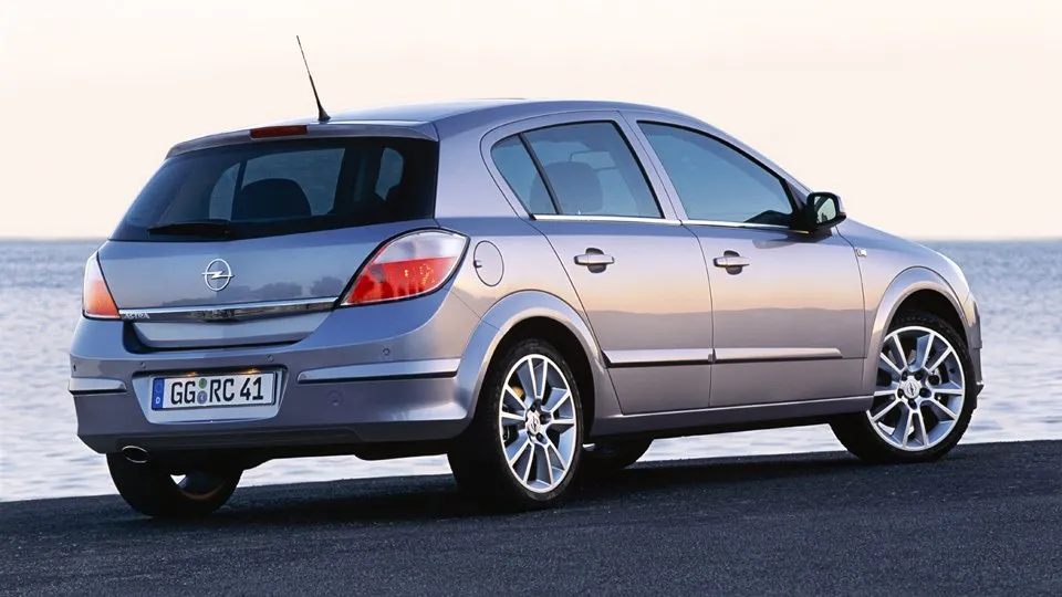 Zdjęcie Ile pali Opel Astra H 1.6 benzyna? Sprawdź realne zużycie paliwa