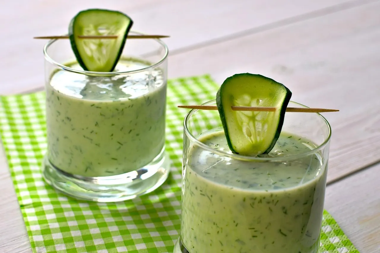 Zdjęcie Ile kcal ma zupa ogórkowa? Sprawdź, jak wpływa na dietę i odchudzanie