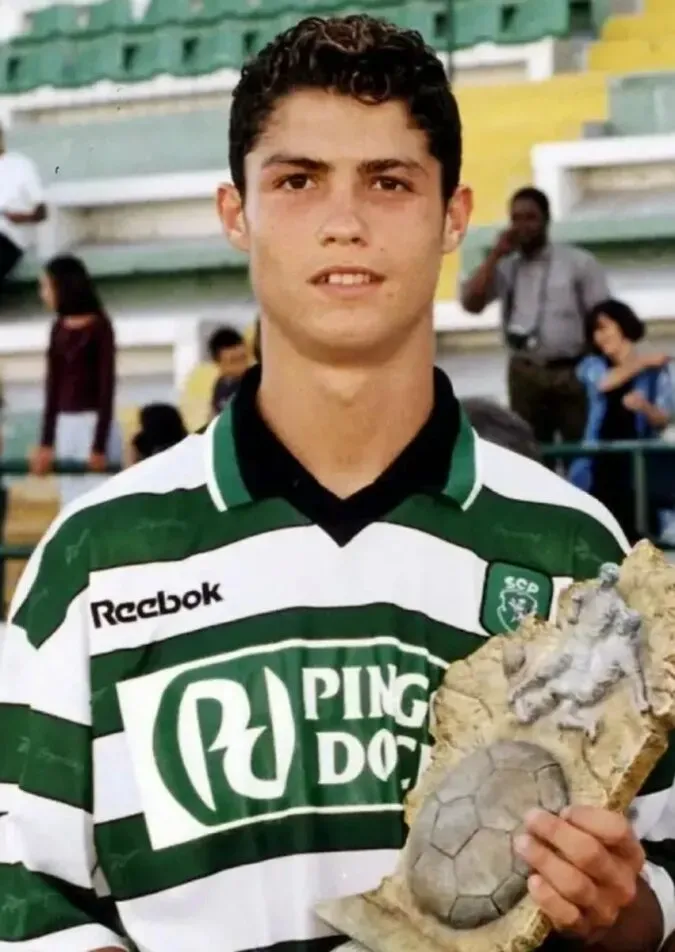 Zdjęcie Ile lat ma Ronaldo piłkarz? Odkryj zaskakującą prawdę o jego wieku