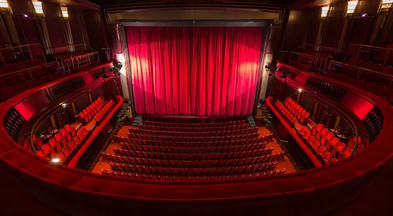Zdjęcie Teatr Nowy spektakle – aktualny repertuar i nadchodzące wydarzenia