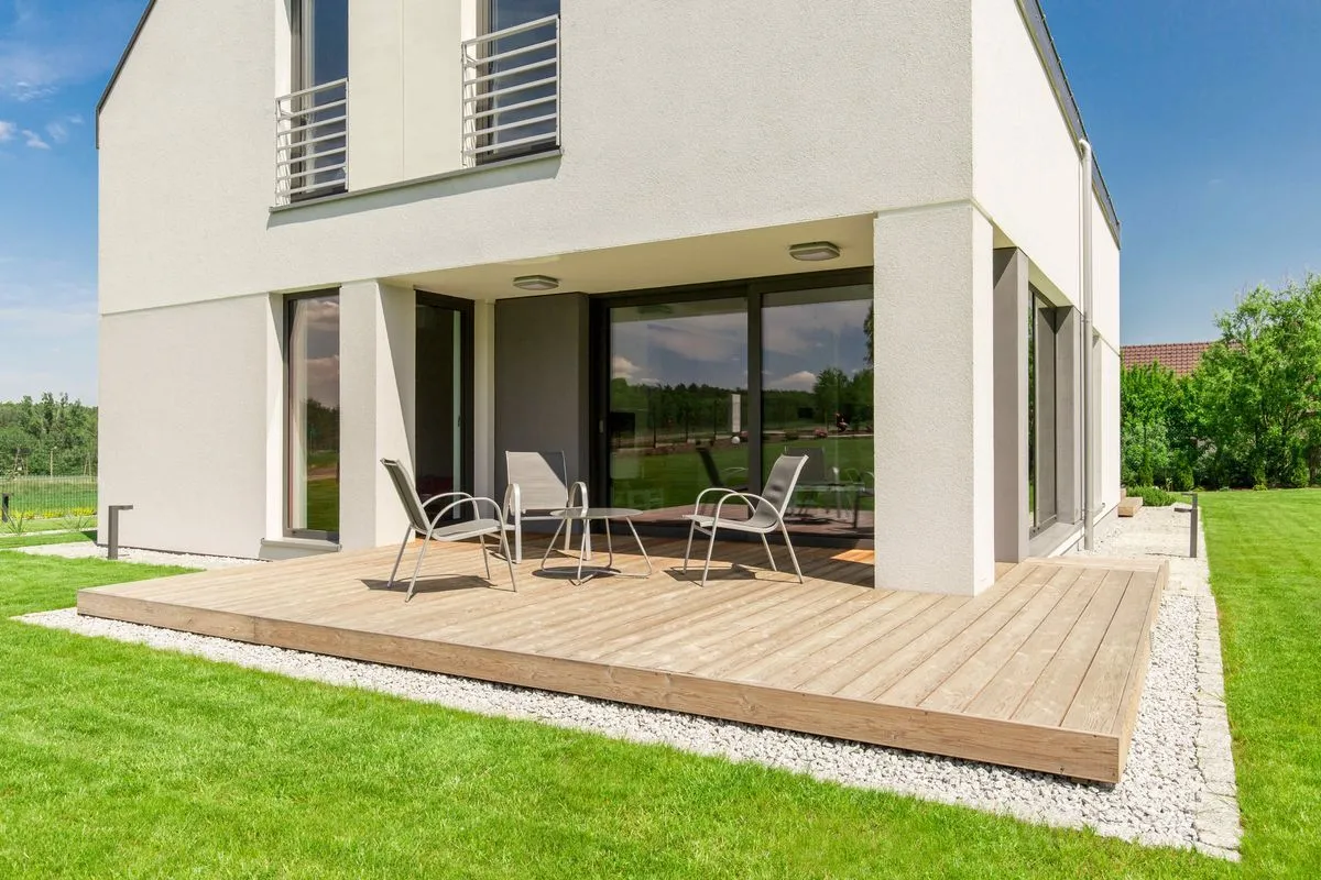 Zdjęcie Co to jest patio w hotelu? Odkryj jego znaczenie i zalety