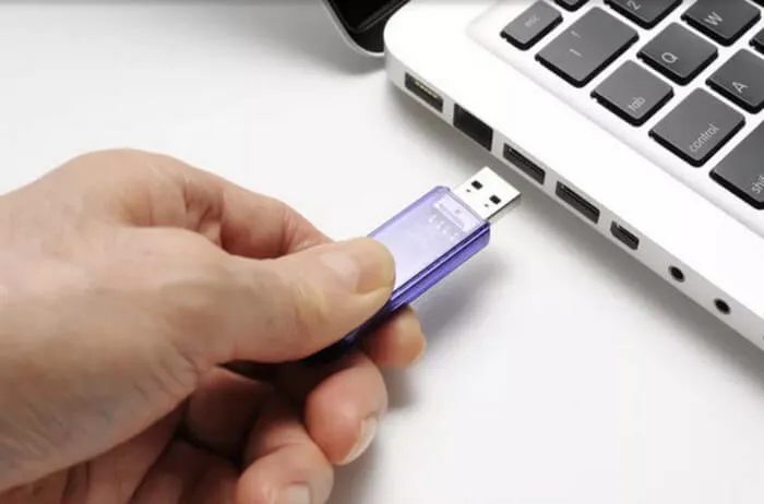 Zdjęcie Jak przegrać płytę DVD na pendrive i uniknąć problemów z DRM