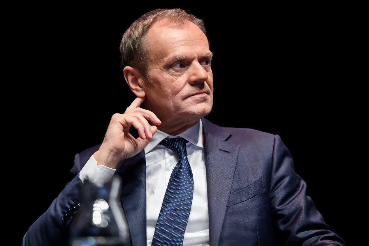 Zdjęcie Tusk czego pan słucha? Odkryj jego muzyczne pasje i preferencje