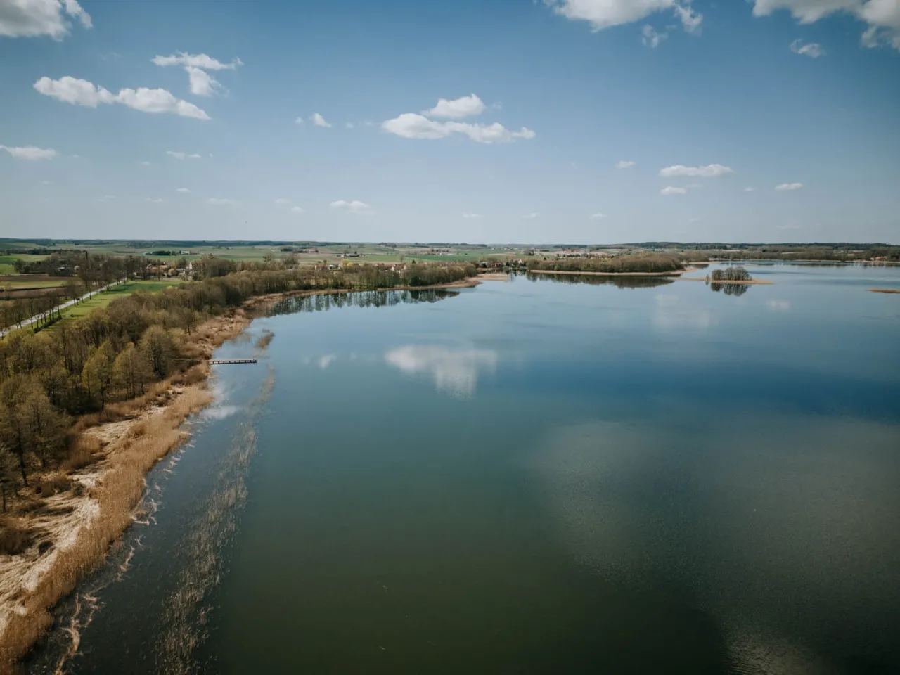 Zdjęcie Jezioro Gawlik - piękne miejsce na wędkowanie i relaks w naturze