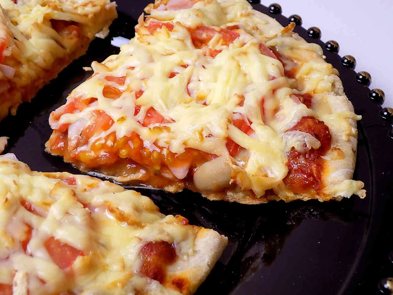 Zdjęcie Jak zrobić szybką pizzę w 30 minut - łatwy przepis na smaczny posiłek