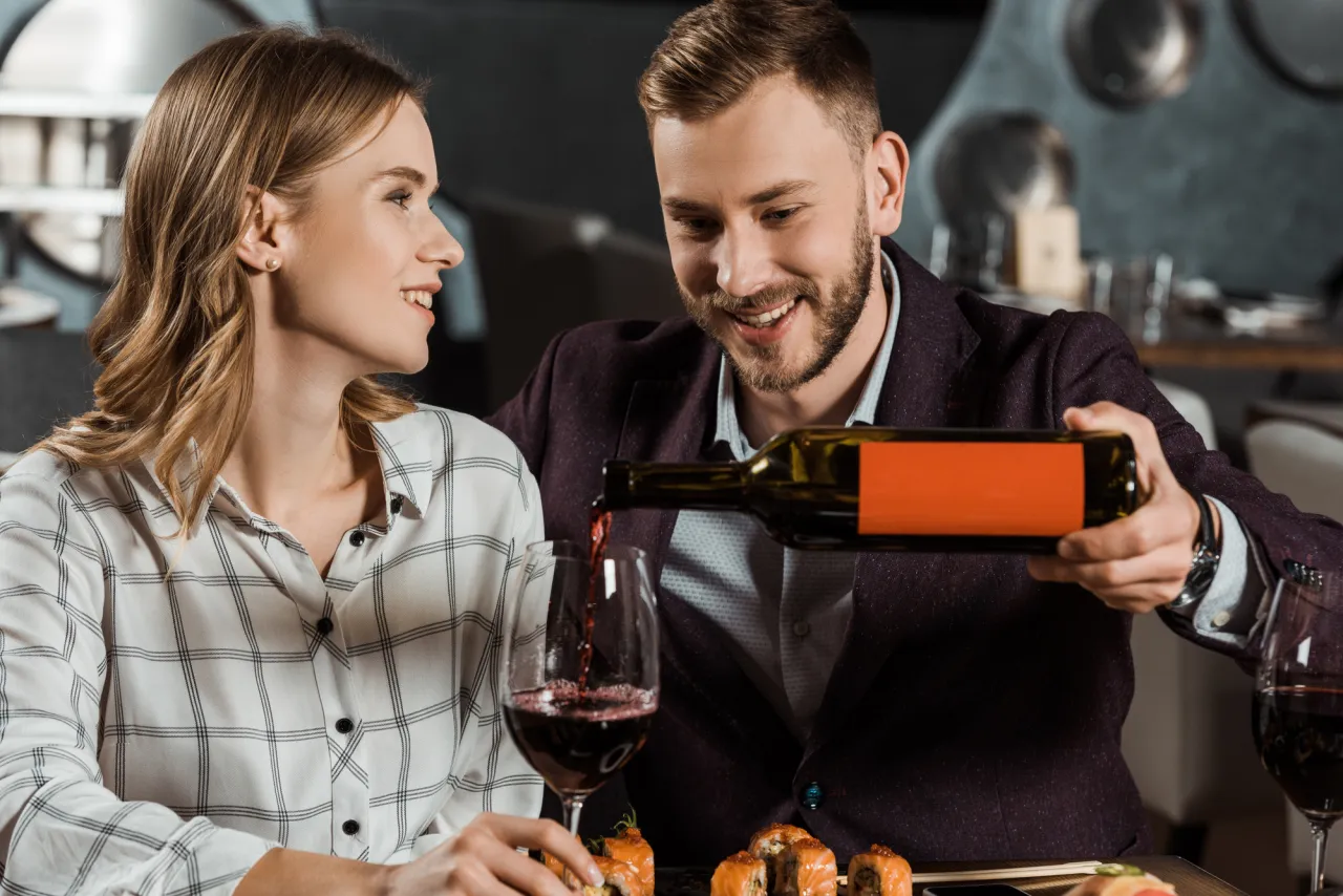 Zdjęcie Kobietą jest jak wino – cytat, który pokazuje, dlaczego z wiekiem staje się lepsza