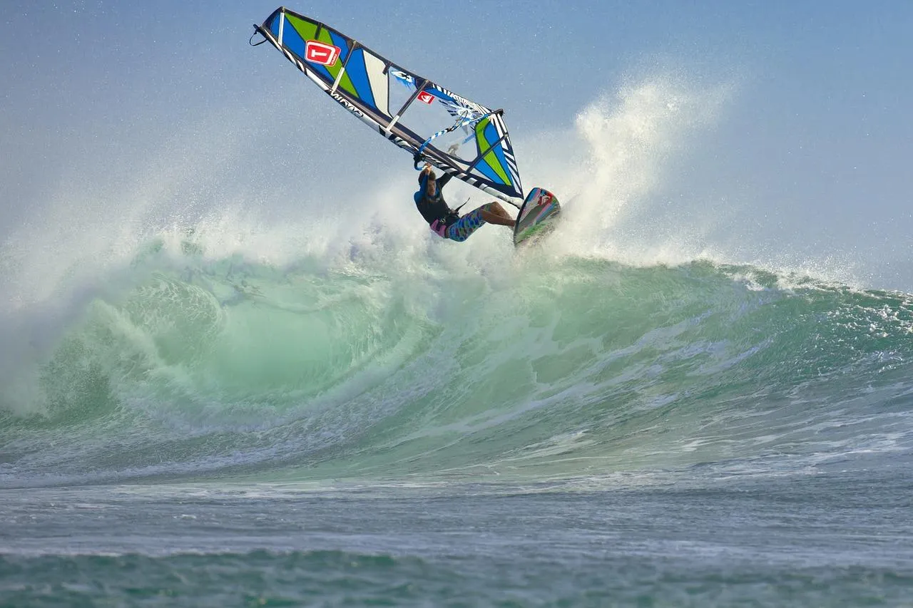 Zdjęcie Windsurfing czy to trudne? Odkryj, co wpływa na jego łatwość