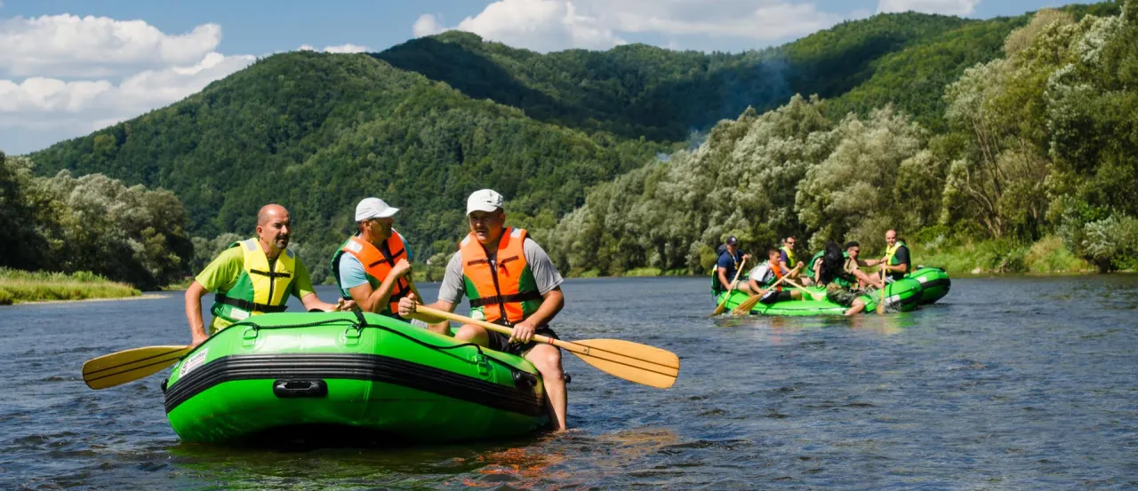 Zdjęcie Spływ kajakowy Solina: Tw&oacute;j przewodnik po trasach i cenach