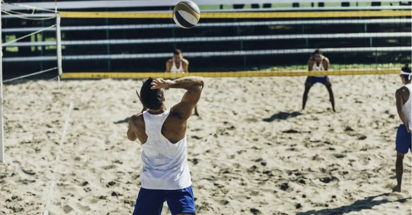 Zdjęcie Jakie wymiary ma boisko do siatkówki plażowej? Odkryj kluczowe informacje