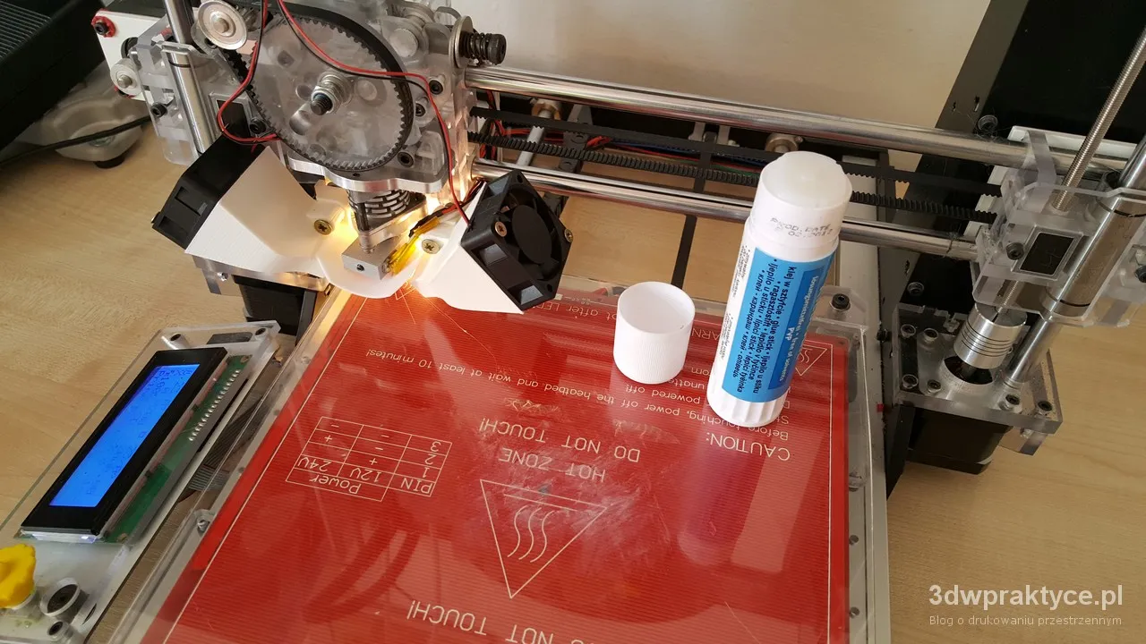 Zdjęcie Klej do druku 3D: Rodzaje i zastosowanie dla idealnych wydruków