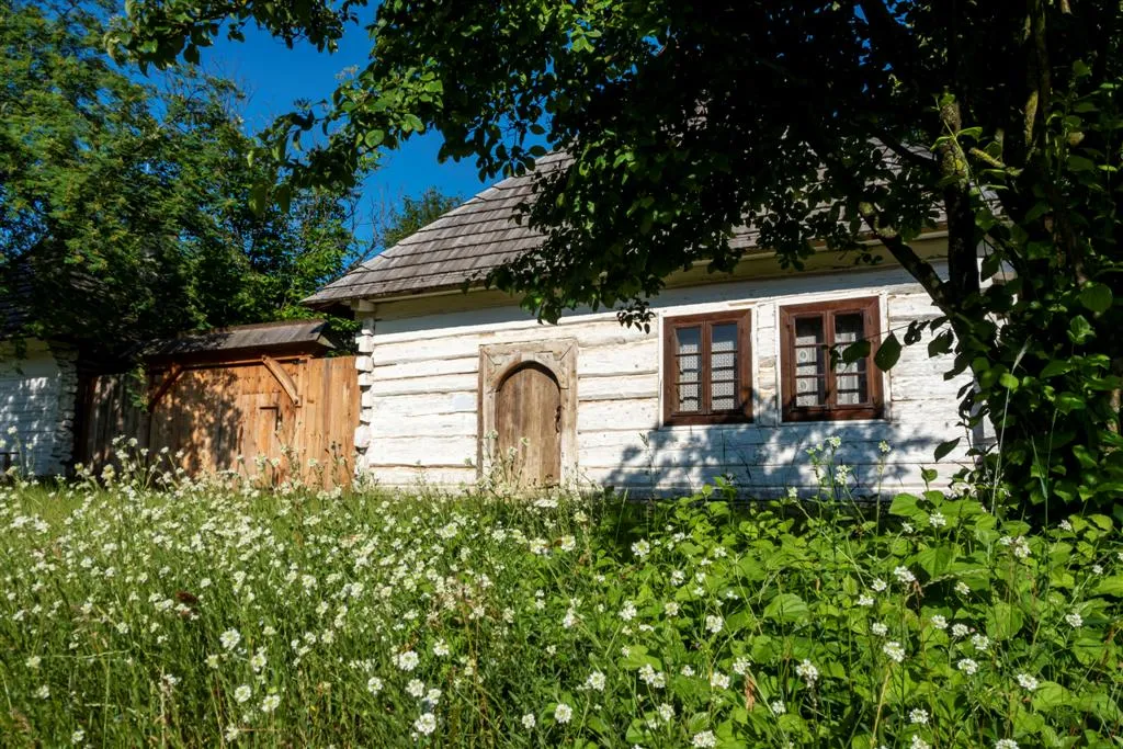 Zdjęcie Tokarnia skansen godziny otwarcia - uniknij rozczarowania podczas wizyty