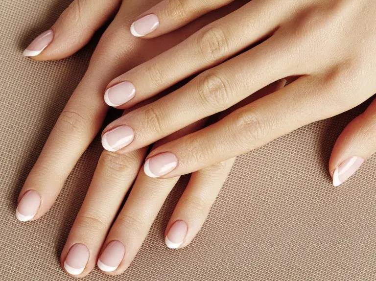 Zdjęcie Samemu french manicure jak zrobić – proste kroki do idealnych paznokci