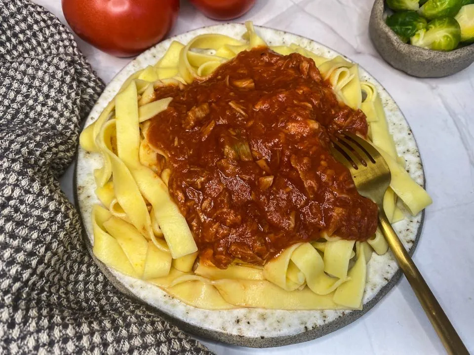 Zdjęcie Szybkie i proste spaghetti z tuńczykiem i pomidorami na obiad