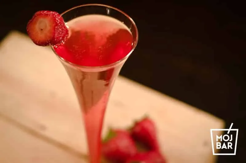 Zdjęcie Nieznane sekrety idealnego drinka Rossini - przepis i historia