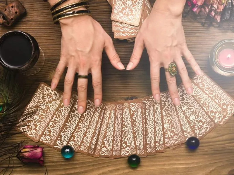 Zdjęcie Jak nauczyć się tarota: proste kroki do opanowania sztuki wróżenia