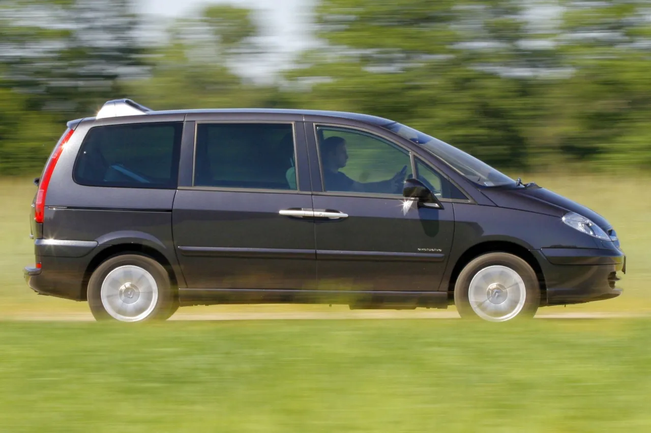 Zdjęcie Citroen C8 jaki silnik wybrać, aby uniknąć wysokich kosztów eksploatacji?