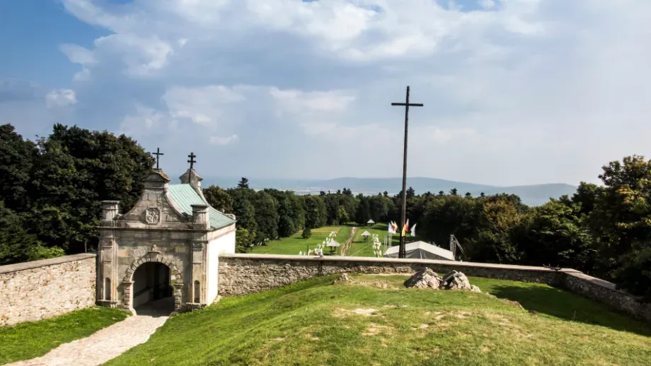 Zdjęcie Co ciekawego można zwiedzić w Górach Świętokrzyskich - 10 niezwykłych miejsc