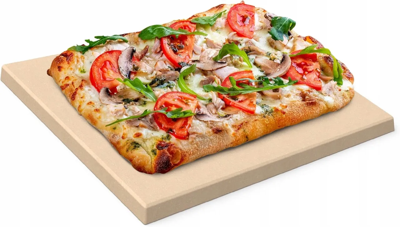 Zdjęcie Jak przełożyć pizzę na kamień bez łopatki i uniknąć problemów