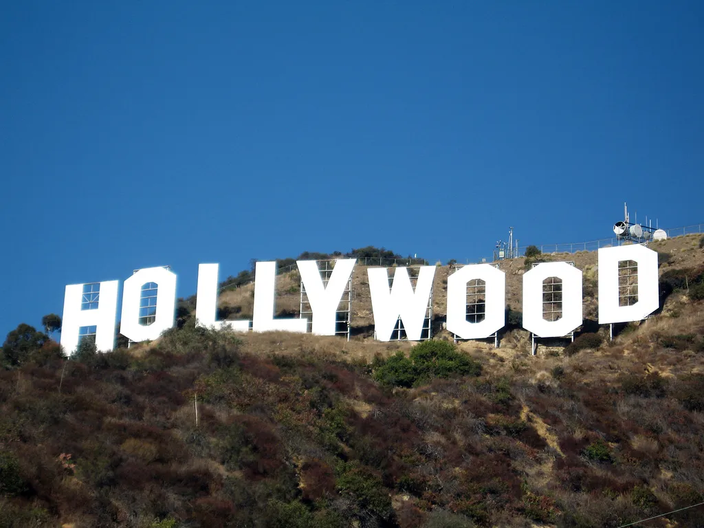 Zdjęcie Poznaj gwiazdy mieszkające w Hollywood: lista najsłynniejszych rezydencji