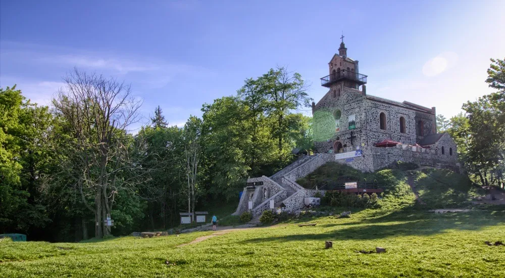 Zdjęcie Ślęża atrakcje – odkryj ukryte skarby i niezapomniane widoki