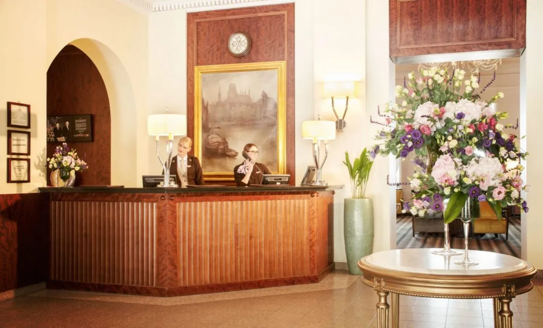 Zdjęcie Hotel Marmur gdzie jest? Odkryj tajemnice fikcyjnego hotelu w Sopocie