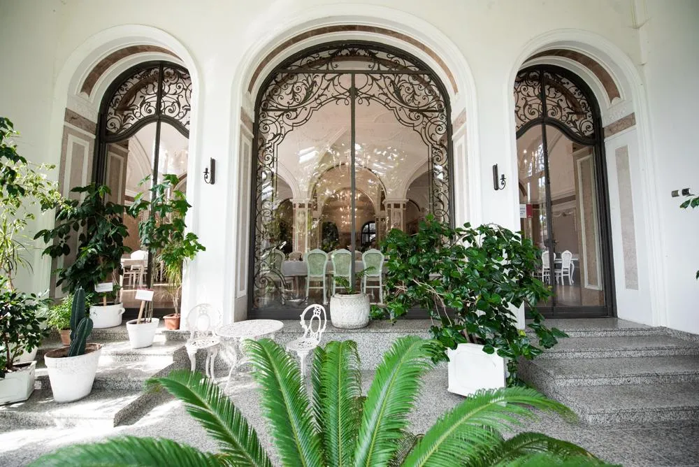 Zdjęcie Gdzie zjeść w Mosznej? Restauracje i smaki blisko zamku