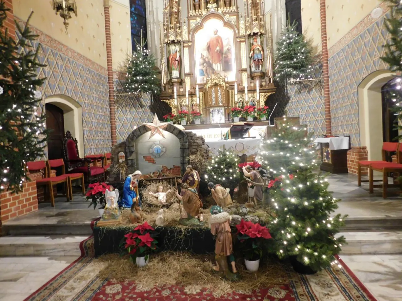 Zdjęcie Jak udekorować kościół na Boże Narodzenie, by stworzyć magię świąt